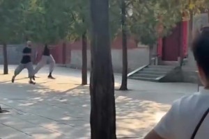 修行第五天了！文班这“第一高僧”跑起来，一步顶别人两步吧🤣